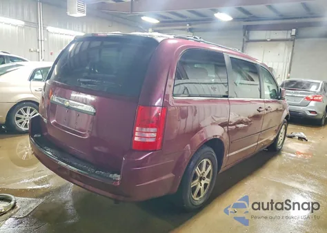 2008 Chrysler Town & Country Touring z USA, uszkodzony, nr VIN 2A8HR54P98R694663